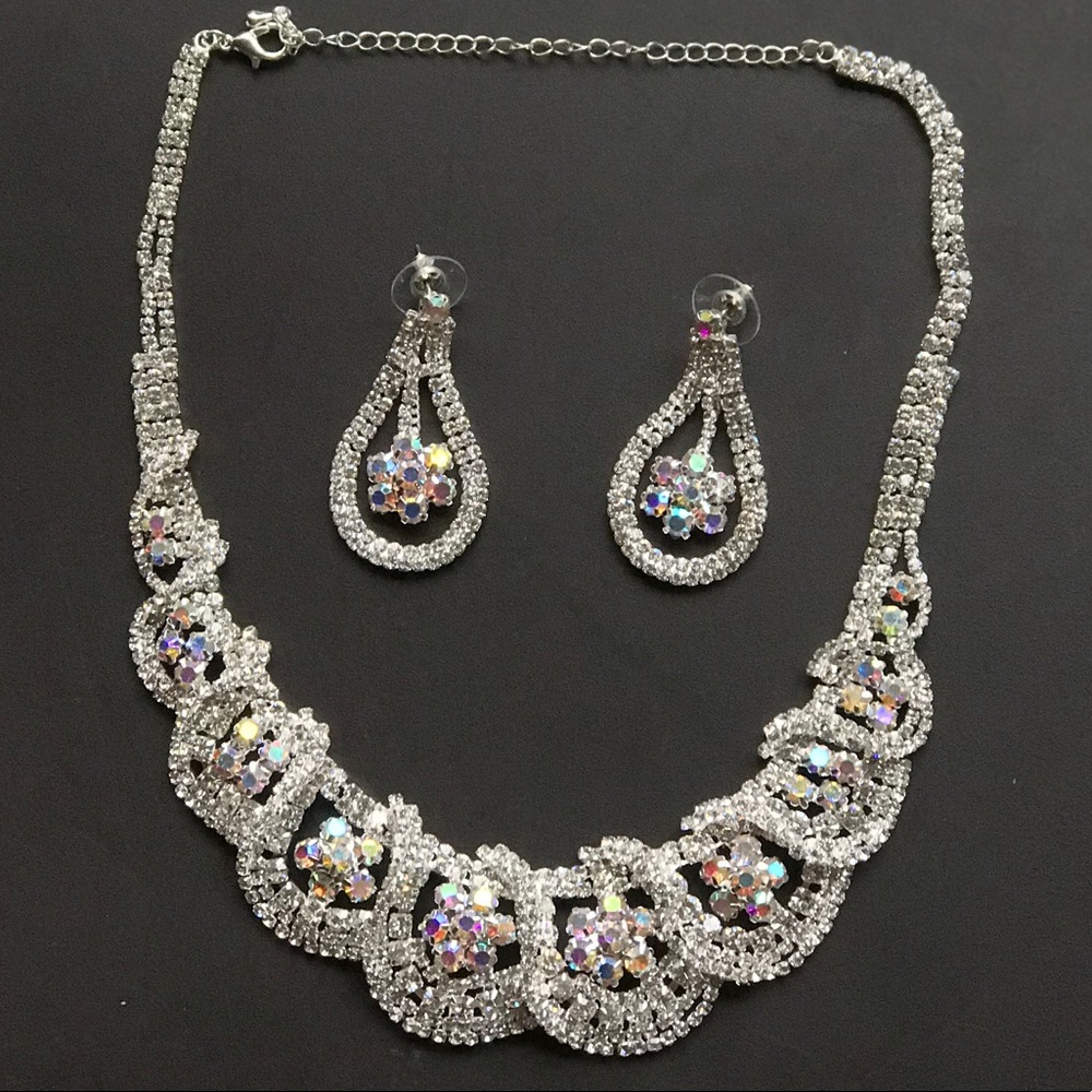 Costume Jewelry Necklace Set